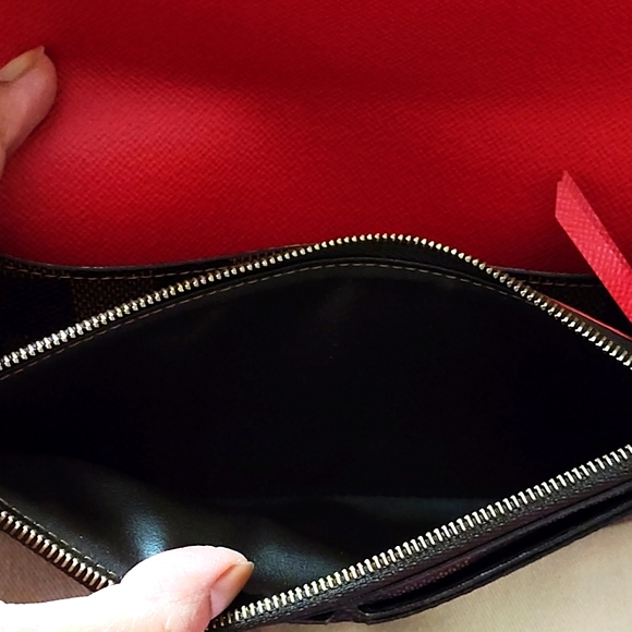 Louis Vuitton wallet - Picture 6 of 11